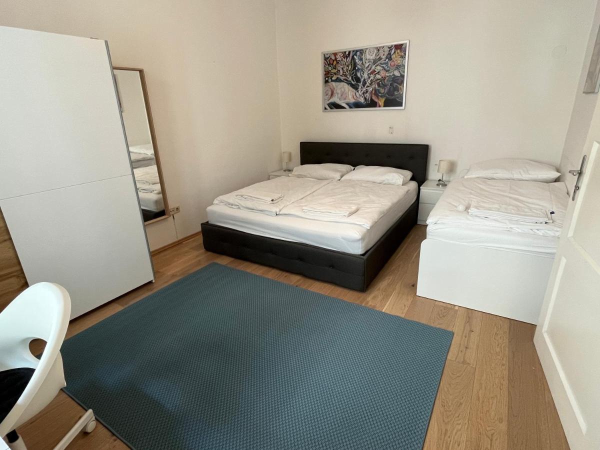 Stylish Apt Near Urania 1Br Appartement Wenen Buitenkant foto