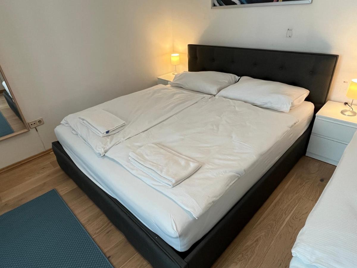 Stylish Apt Near Urania 1Br Appartement Wenen Buitenkant foto