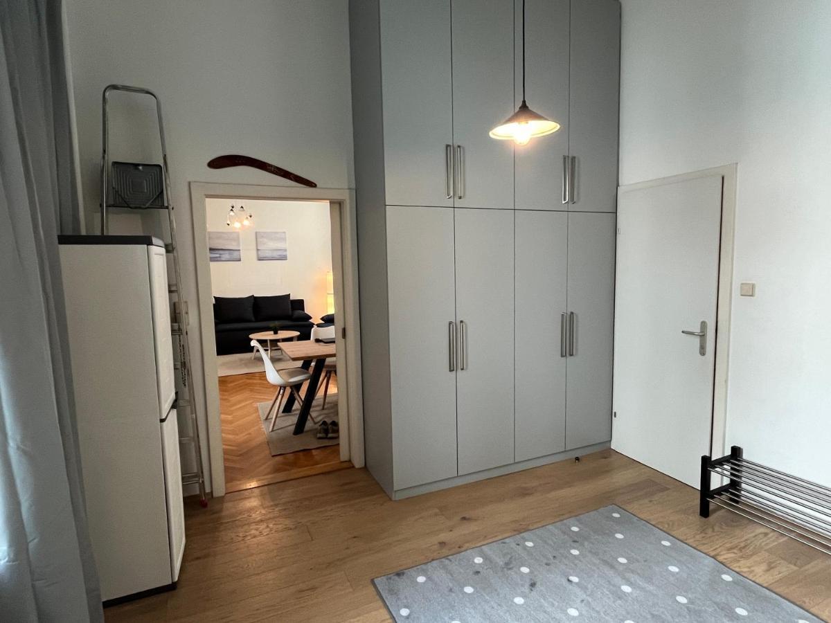 Stylish Apt Near Urania 1Br Appartement Wenen Buitenkant foto