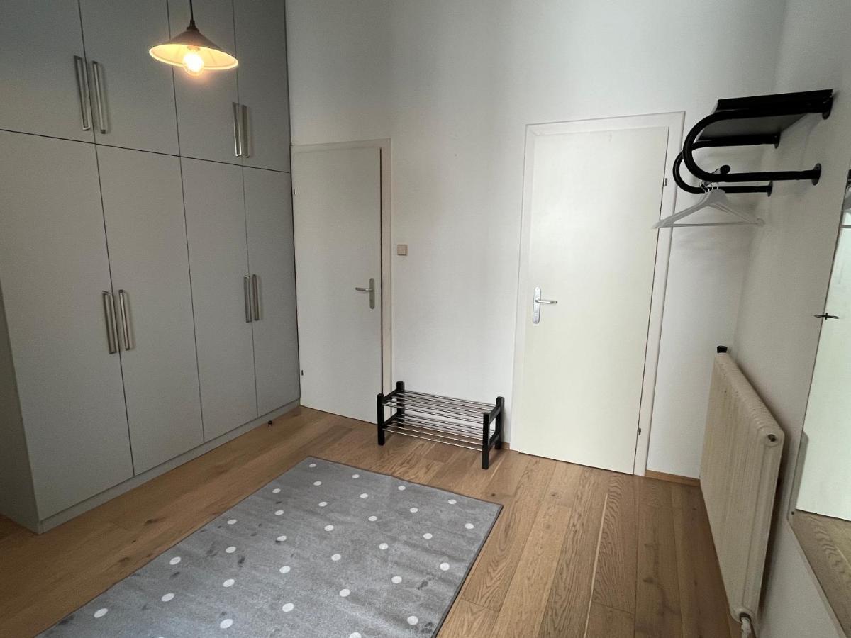 Stylish Apt Near Urania 1Br Appartement Wenen Buitenkant foto
