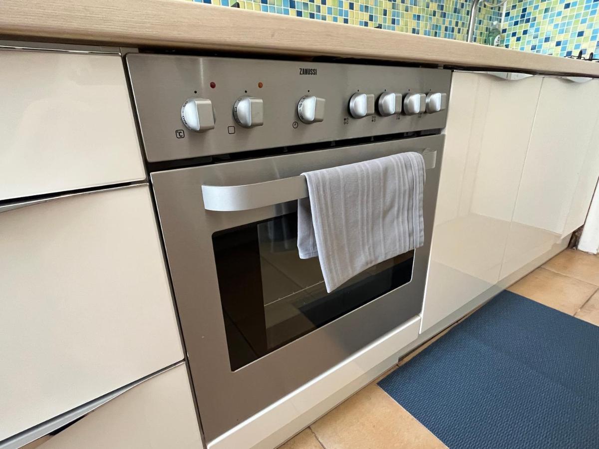 Stylish Apt Near Urania 1Br Appartement Wenen Buitenkant foto