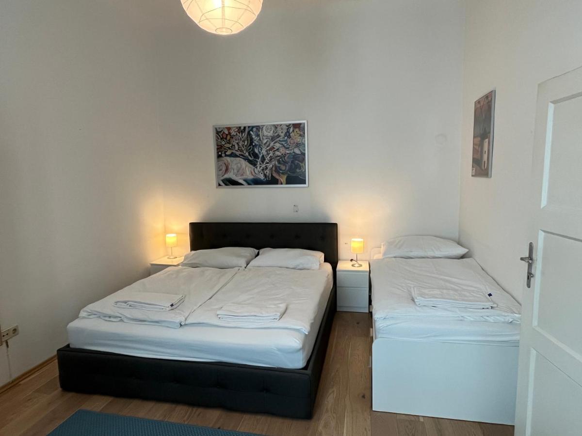 Stylish Apt Near Urania 1Br Appartement Wenen Buitenkant foto