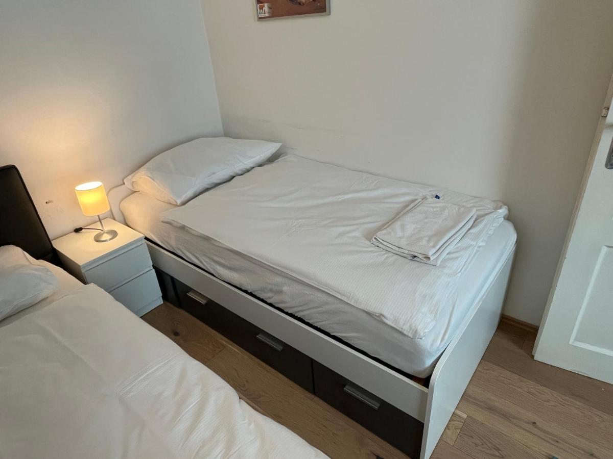 Stylish Apt Near Urania 1Br Appartement Wenen Buitenkant foto