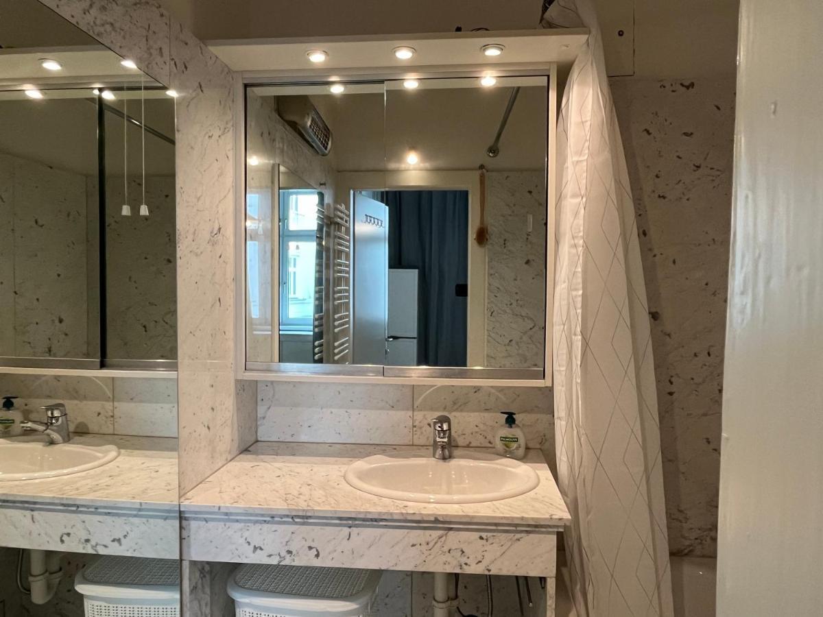 Stylish Apt Near Urania 1Br Appartement Wenen Buitenkant foto